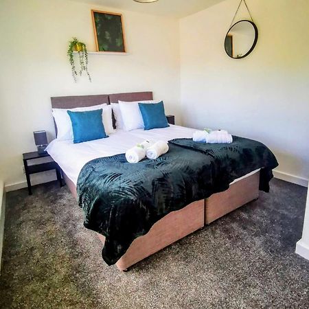 No 7 - Bright, Spacious 3 Bed Home With Parking & Wifi Huyton Bagian luar foto