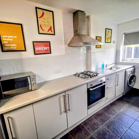 No 7 - Bright, Spacious 3 Bed Home With Parking & Wifi Huyton Bagian luar foto