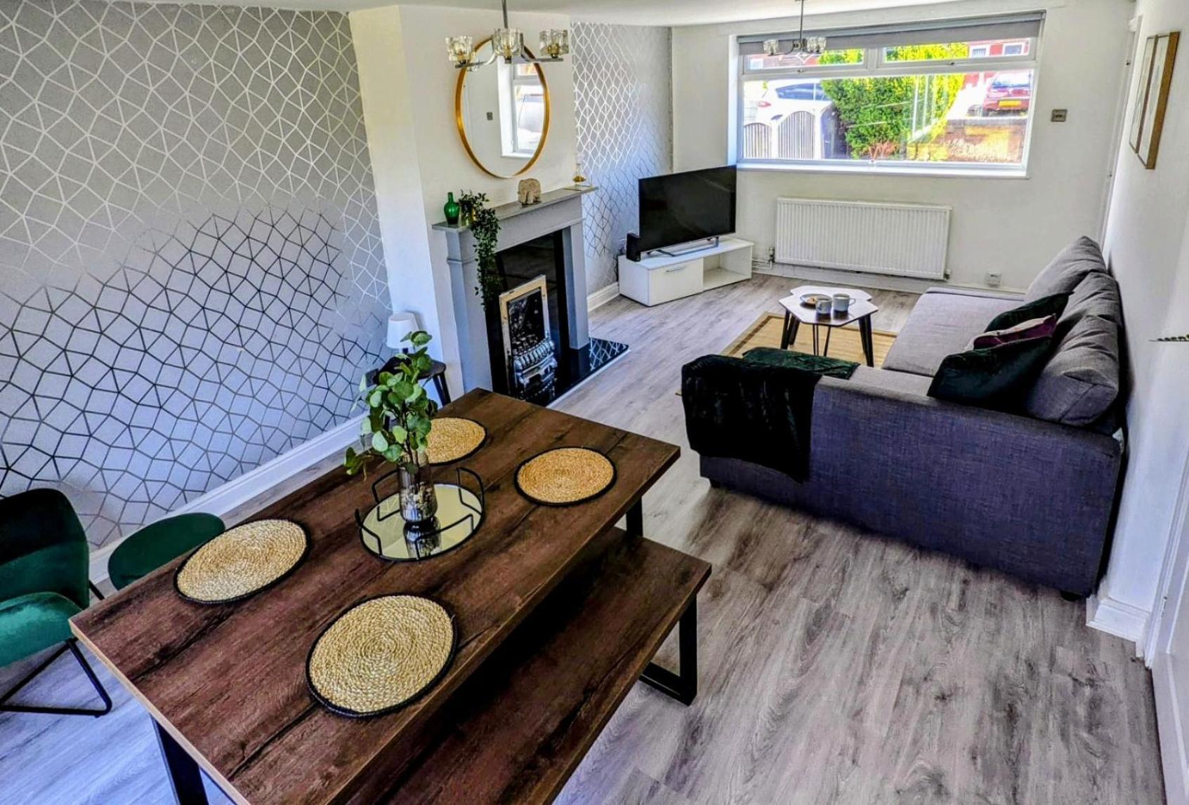 No 7 - Bright, Spacious 3 Bed Home With Parking & Wifi Huyton Bagian luar foto