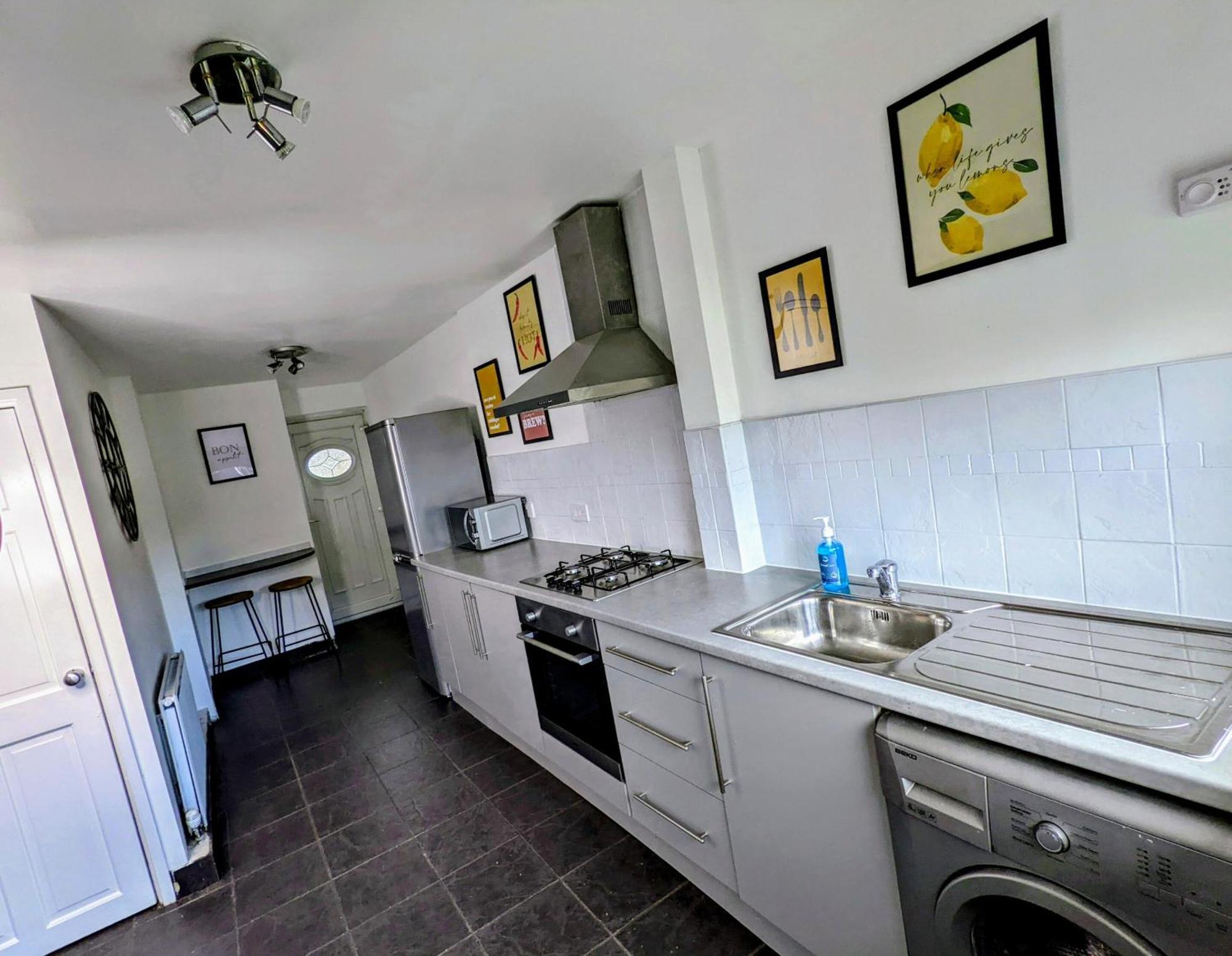 No 7 - Bright, Spacious 3 Bed Home With Parking & Wifi Huyton Bagian luar foto